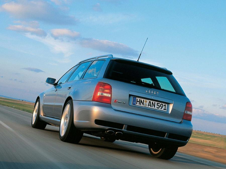  Audi RS4 Avant 2000 года  (фото 23 из 31)